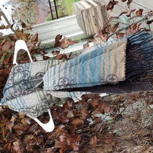 Wool Jacquard Shawl 70"x 28"  EUC Soft and Warm. Green Black Scroll print UNISEX